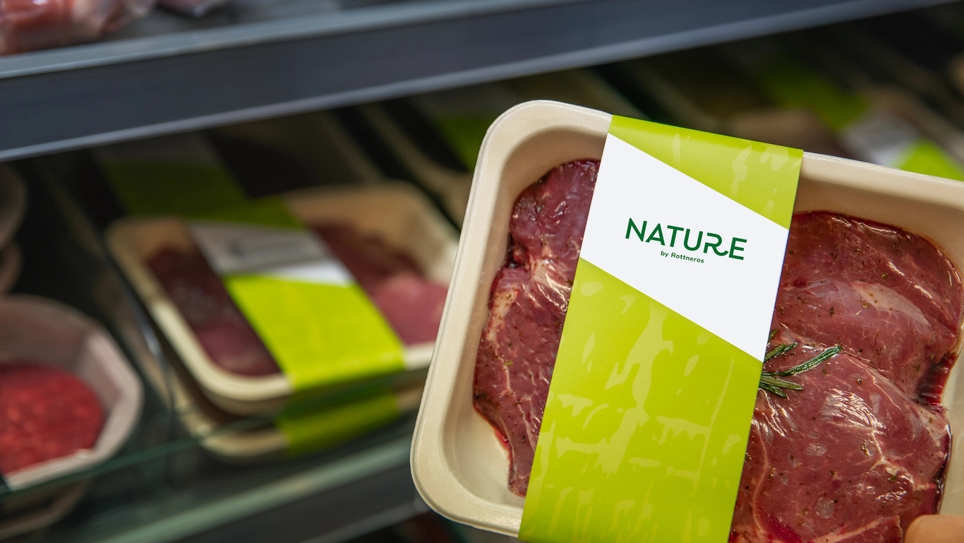 Nature aby Rottneros fiber trays for ready meals in hand